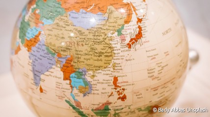 Lezing door Alexander Deblond over India en China