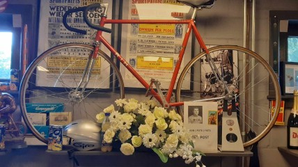 Bezoek aan het privé fietsmuseum van Jan en Mieke, Huis ten Halve